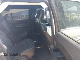 2019 Ford Expedition Limited with VIN 1FMJU2AT0KEA48449, listed as a IAAI auction lot 41754803 with 91,502 mi miles. Bid and sale history available at carsss.com. Image 8.