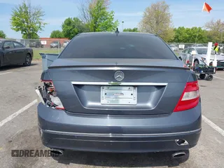 2009 Mercedes-Benz C 300 Sport z VIN WDDGF81X89R061439, wystawiony jako IAAI lot #42177083 z przebiegiem 195 633 mil mil oraz . Historia ofert i sprzedaży dostępna na DreamBid. Obrazek 16.