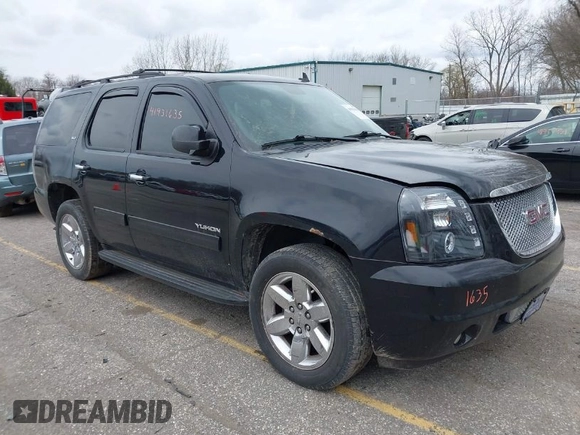 2011 GMC Yukon SLT with VIN 1GKS2CE01BR347675, listed as a IAAI auction lot 41931635 with 247,817 mi miles. Bid and sale history available at carsss.com. Image 1.