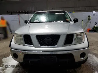 2007 Nissan Frontier Nismo z VIN 1N6AD06W97C408958, wystawiony jako Copart lot #45300865 z przebiegiem 143 608 mil mil oraz Szkoda całkowita • Salvage title. Historia ofert i sprzedaży dostępna na DreamBid. Obrazek 5.