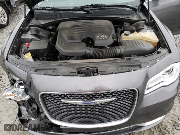 2019 Chrysler 300 Limited with VIN 2C3CCAEG4KH577648, listed as a Copart auction lot 83873464 with 81,484 mi miles and Salvage Title. Bid and sale history available at DreamBid. Image 11.