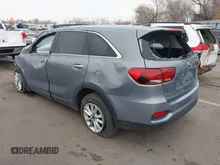 2020 Kia Sorento LX with VIN 5XYPG4A33LG623783, listed as a IAAI auction lot 41425268 with 39,284 mi miles. Bid and sale history available at carsss.com. Image 3.