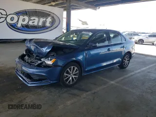 2017 Volkswagen Jetta SE z VIN 3VWDB7AJ4HM382860, wystawiony jako Copart lot #57534355 z przebiegiem 76 230 mil mil oraz Czysty tytuł • Clean title. Historia ofert i sprzedaży dostępna na DreamBid. Obrazek 1.