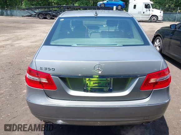 2010 Mercedes-Benz E 350 Luxury с VIN WDDHF5GB6AA252536, выставлен на аукционе IAAI как лот 42396716 с пробегом 121 275 миль миль и . История ставок и продаж доступна на DreamBid. Изображение 16.