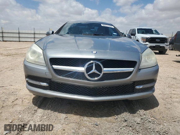 2012 Mercedes-Benz SLK 250 с VIN WDDPK4HA6CF046002, выставлен на аукционе Copart как лот 60751324 с пробегом 86 637 миль миль и Чистый • Clean title. История ставок и продаж доступна на DreamBid. Изображение 5.