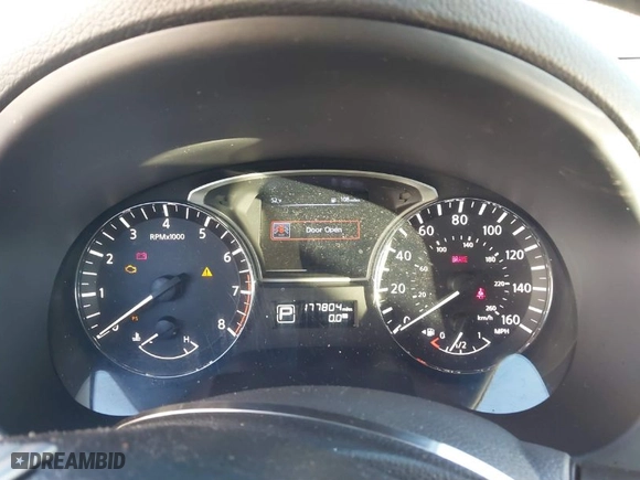 2015 Nissan Altima 2.5 S with VIN 1N4AL3AP2FN334136, listed as a IAAI auction lot 41323998 with 177,804 mi miles. Bid and sale history available at carsss.com. Image 7.