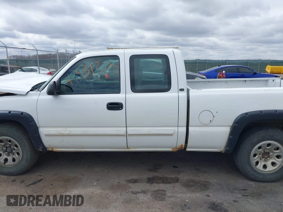 2005 Chevrolet Silverado 1500 Z71 z VIN 1GCEK19Z25Z282216, wystawiony jako IAAI lot #41931370 z przebiegiem 194 961 mil mil oraz . Historia ofert i sprzedaży dostępna na DreamBid. Obrazek 14.