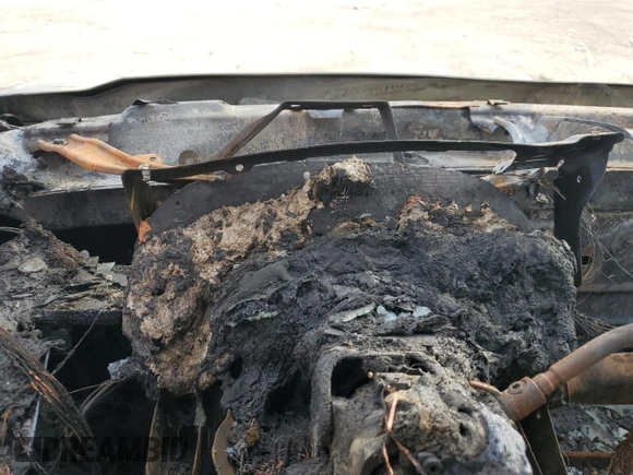 2005 Chevrolet Silverado 1500 LS z VIN 2GCEC13T751223320, wystawiony jako Copart lot #47771685 z przebiegiem Nie podano mil oraz Nie do naprawy • Non repairable. Historia ofert i sprzedaży dostępna na DreamBid. Obrazek 9.