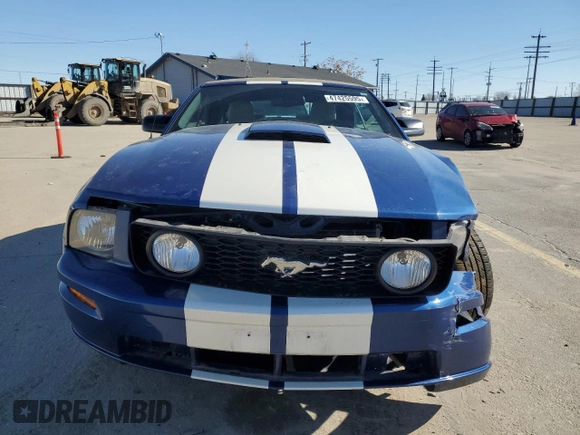 2008 Ford Mustang GT Deluxe z VIN 1ZVHT85H085155666, wystawiony jako Copart lot #47425595 z przebiegiem Nie podano mil oraz Szkody całkowita. Historia ofert i sprzedaży dostępna na DreamBid. Obrazek 5.