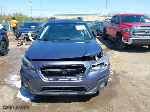 2018 Subaru Outback Premium with VIN 4S4BSAFC9J3320701, listed as a IAAI auction lot 41963840 with 230,159 mi miles. Bid and sale history available at carsss.com. Image 12.