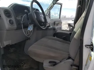 2009 Ford Econoline Wagon XL with VIN 1FBNE31L69DA72252, listed as a Copart auction lot 38618574 with 0 mi miles and Salvage Title. Bid and sale history available at carsss.com. Image 7.
