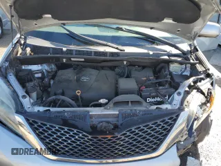 2017 Toyota Sienna SE with VIN 5TDXZ3DC0HS818945, listed as a Copart auction lot 49967775 with 103,571 mi miles and Salvage Title. Bid and sale history available at carsss.com. Image 12.