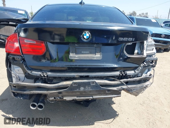 2013 BMW 3 Series 328i с VIN WBA3A5C50DF356589, выставлен на аукционе IAAI как лот 42093871 с пробегом Не указан миль и . История ставок и продаж доступна на DreamBid. Изображение 14.