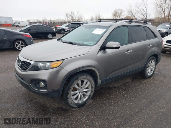 2011 Kia Sorento EX with VIN 5XYKU4A27BG028783, listed as a IAAI auction lot 41795310 with 256,109 mi miles. Bid and sale history available at carsss.com. Image 2.