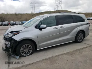 2023 Toyota Sienna LE z VIN 5TDKSKFC0PS075157, wystawiony jako Copart lot #54269555 z przebiegiem 44 088 mil mil oraz Nie do naprawy • Non repairable. Historia ofert i sprzedaży dostępna na DreamBid. Obrazek 1.