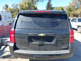 2017 Chevrolet Suburban Premier with VIN 1GNSKJKC7HR281583, listed as a IAAI auction lot 40680315 with 69,192 mi miles. Bid and sale history available at carsss.com. Image 17.