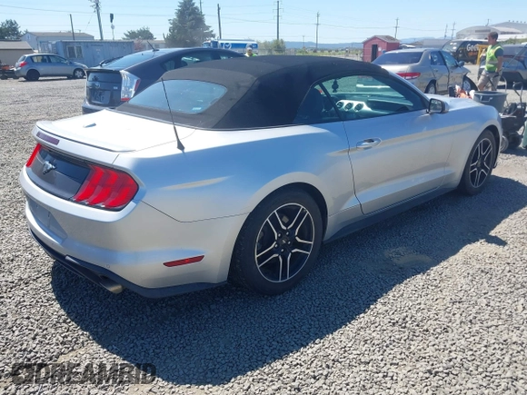 2018 Ford Mustang EcoBoost Premium z VIN 1FATP8UH9J5110286, wystawiony jako IAAI lot #42632454 z przebiegiem 60 355 mil mil oraz . Historia ofert i sprzedaży dostępna na DreamBid. Obrazek 4.