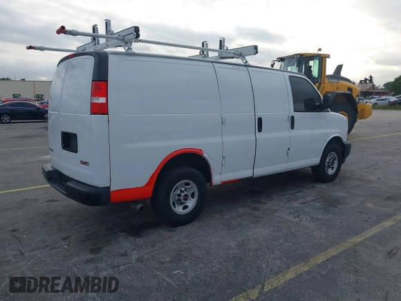 2022 GMC Savana Cargo Van with VIN 1GTW7AF75N1149215, listed as a IAAI auction lot 41307350 with 117,793 mi miles. Bid and sale history available at carsss.com. Image 4.