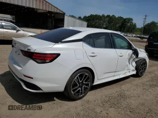 2024 Nissan Sentra SR z VIN 3N1AB8DV9RY388659, wystawiony jako Copart lot #56790005 z przebiegiem 5 354 mil mil oraz Szkoda całkowita • Salvage title. Historia ofert i sprzedaży dostępna na DreamBid. Obrazek 3.