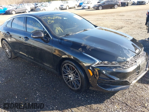 2022 Kia K5 GT with VIN 5XXG44J88NG137594, listed as a IAAI auction lot 41565186 with 54,047 mi miles. Bid and sale history available at carsss.com. Image 1.