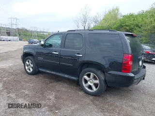 2008 Chevrolet Tahoe LTZ with VIN 1GNFK13088J203852, listed as a IAAI auction lot 41912285 with 205,290 mi miles and . Bid and sale history available at DreamBid. Image 3.