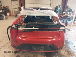 2024 Toyota Prius LE z VIN JTDADABU8R3013976, wystawiony jako IAAI lot #41621800 z przebiegiem 7475 mil mil oraz . Historia ofert i sprzedaży dostępna na DreamBid. Obrazek 16.