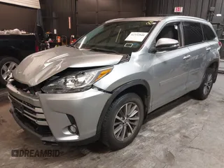 2018 Toyota Highlander SE with VIN 5TDJZRFH5JS912469, listed as a IAAI auction lot 42332840 with 74,386 mi miles and . Bid and sale history available at DreamBid. Image 17.