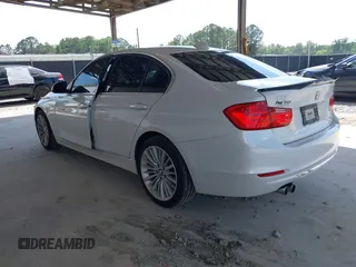 2013 BMW 3 Series 328i с VIN WBA3A5G58DNP19818, выставлен на аукционе IAAI как лот 42315026 с пробегом 133 510 миль миль и . История ставок и продаж доступна на DreamBid. Изображение 3.