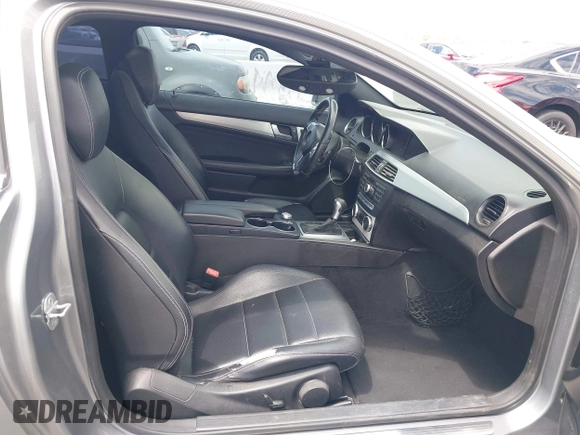 2012 Mercedes-Benz C 250 с VIN WDDGJ4HB1CF751432, выставлен на аукционе IAAI как лот 42202778 с пробегом 102 327 миль миль и . История ставок и продаж доступна на DreamBid. Изображение 5.