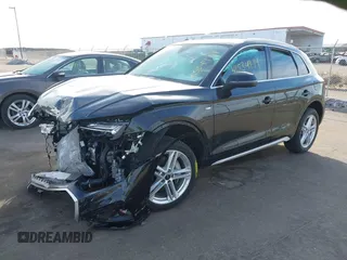 2024 Audi Q5 S line Premium Plus z VIN WA1E2AFY7R2021443, wystawiony jako IAAI lot #41534974 z przebiegiem 7 512 mil mil oraz . Historia ofert i sprzedaży dostępna na DreamBid. Obrazek 2.