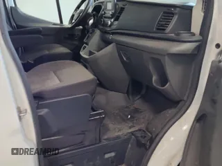 2020 Ford Transit Cargo z VIN 1FTBR1XG3LKB79165, wystawiony jako IAAI lot #42763042 z przebiegiem 140 992 mil mil oraz . Historia ofert i sprzedaży dostępna na DreamBid. Obrazek 49.