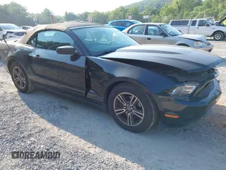 2011 Ford Mustang V6 с VIN 1ZVBP8EM6B5156965, выставлен на аукционе IAAI как лот 42600093 с пробегом 165 868 миль миль и . История ставок и продаж доступна на DreamBid. Изображение 1.