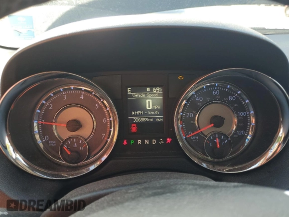 2015 Chrysler Town & Country Touring with VIN 2C4RC1BG3FR570958, listed as a Copart auction lot 54717775 with 306,883 mi miles and Clean Title. Bid and sale history available at carsss.com. Image 9.