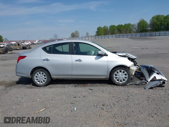 2019 Nissan Versa SV z VIN 3N1CN7AP5KL862481, wystawiony jako IAAI lot #41921907 z przebiegiem 156 124 mil mil oraz . Historia ofert i sprzedaży dostępna na DreamBid. Obrazek 13.