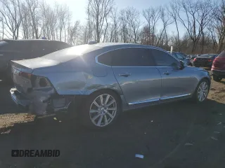 2018 Volvo S90 Inscription with VIN LVYBC0AL2JP028764, listed as a Copart auction lot 82484124 with 102,130 mi miles and Salvage Title. Bid and sale history available at carsss.com. Image 3.