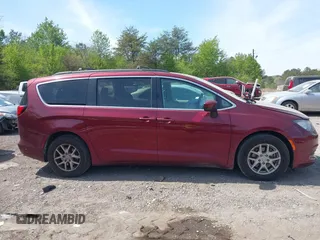 2020 Chrysler Voyager LXi z VIN 2C4RC1DG9LR144572, wystawiony jako IAAI lot #41891310 z przebiegiem 124 330 mil mil oraz . Historia ofert i sprzedaży dostępna na DreamBid. Obrazek 13.