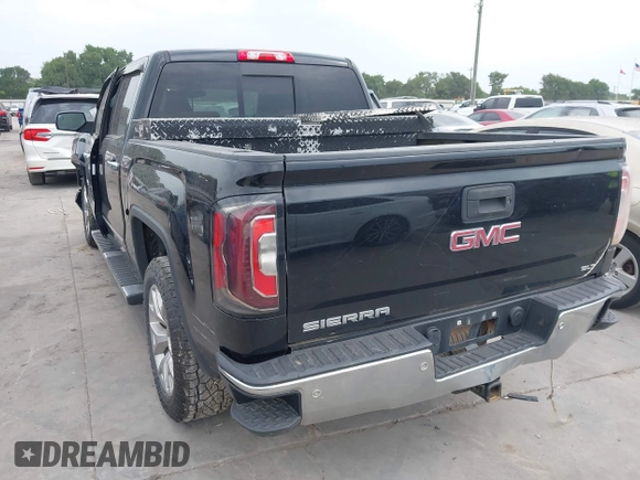 2018 GMC Sierra 1500 SLT z VIN 3GTU2NEC7JG617050, wystawiony jako IAAI lot #42403912 z przebiegiem 215 748 mil mil oraz . Historia ofert i sprzedaży dostępna na DreamBid. Obrazek 3.