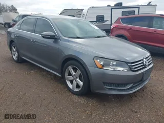 2012 Volkswagen Passat SE with VIN 1VWBH7A3XCC054344, listed as a IAAI auction lot 41290377 with 195,009 mi miles. Bid and sale history available at carsss.com. Image 1.
