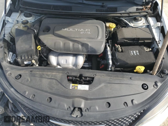 2015 Chrysler 200 S z VIN 1C3CCCBB2FN529146, wystawiony jako Copart lot #53853455 z przebiegiem 108 759 mil mil oraz Szkoda całkowita • Salvage title. Historia ofert i sprzedaży dostępna na DreamBid. Obrazek 11.