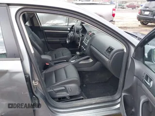 2010 Volkswagen Jetta SE with VIN 3VWRZ7AJ5AM162053, listed as a IAAI auction lot 41811153 with 141,988 mi miles and . Bid and sale history available at DreamBid. Image 5.