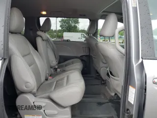 2017 Toyota Sienna XLE Auto Access Seat с VIN 5TDYZ3DC2HS895241, выставлен на аукционе Copart как лот 57505945 с пробегом 178 331 миль миль и Списание • Salvage title. История ставок и продаж доступна на DreamBid. Изображение 11.