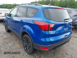 2019 Ford Escape SE z VIN 1FMCU0GD2KUB45025, wystawiony jako IAAI lot #42231745 z przebiegiem 65 732 mil mil oraz . Historia ofert i sprzedaży dostępna na DreamBid. Obrazek 3.