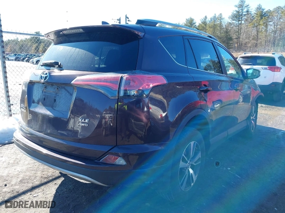 2018 Toyota RAV4 XLE with VIN 2T3RFREV6JW839890, listed as a IAAI auction lot 41654804 with 72,038 mi miles. Bid and sale history available at carsss.com. Image 4.