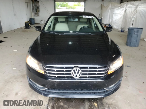 2015 Volkswagen Passat SE with VIN 1VWBV7A33FC043196, listed as a Copart auction lot 56210725 with 136,342 mi miles and Salvage title. Bid and sale history available at DreamBid. Image 5.