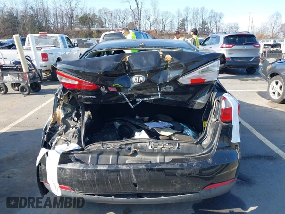 2016 Kia Forte LX with VIN KNAFX4A62G5551606, listed as a IAAI auction lot 41107813 with 201,821 mi miles. Bid and sale history available at carsss.com. Image 16.