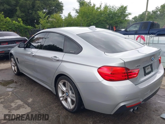 2016 BMW 4 Series 428i xDrive z VIN WBA4C9C57GG137858, wystawiony jako IAAI lot #42755021 z przebiegiem 92 728 mil mil oraz . Historia ofert i sprzedaży dostępna na DreamBid. Obrazek 3.
