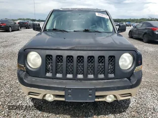 2014 Jeep Patriot Latitude with VIN 1C4NJRFBXED846992, listed as a Copart auction lot 60405735 with 93,779 mi miles and Clean title. Bid and sale history available at DreamBid. Image 5.