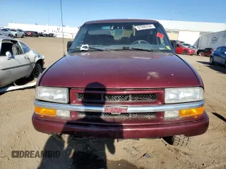2000 GMC Jimmy SLE Convenience with VIN 1GKDT13W3Y2268110, listed as a Copart auction lot 67990784 with 193,388 mi miles and Non Repairable. Bid and sale history available at carsss.com. Image 5.
