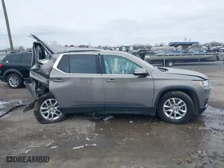 2019 Chevrolet Traverse LT Cloth with VIN 1GNEVGKW9KJ208058, listed as a IAAI auction lot 41265791 with 86,860 mi miles. Bid and sale history available at carsss.com. Image 14.
