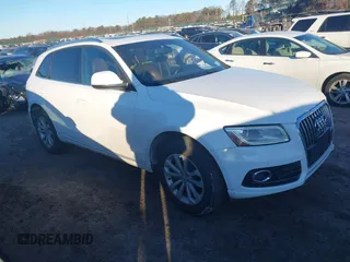2014 Audi Q5 Premium Plus with VIN WA1LFAFP7EA106060, listed as a IAAI auction lot 41444016 with 106,183 mi miles. Bid and sale history available at carsss.com. Image 1.